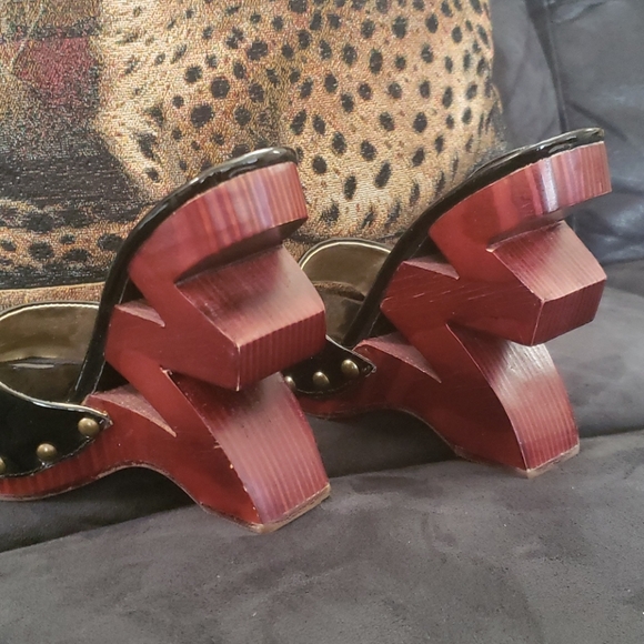 Shoes - Picture 2 of 2